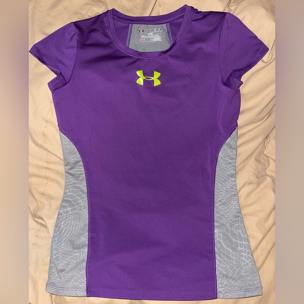 EUC Girls Youth med fitted heat gear top by Under Armour